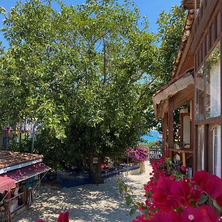 Hellen Hotel Side 2*