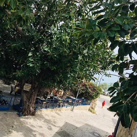 Hellen Hotel Side מלון 2*